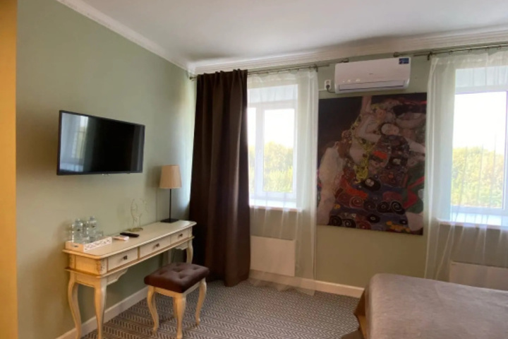 Room 2 of 6