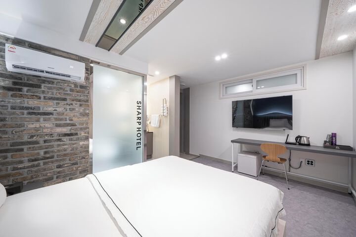 Room 15 of 58