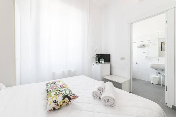 Room 9 of 62