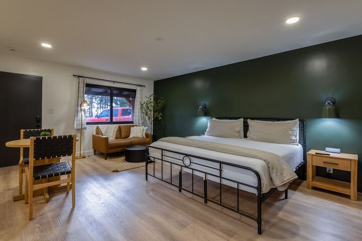 Room 12 of 21