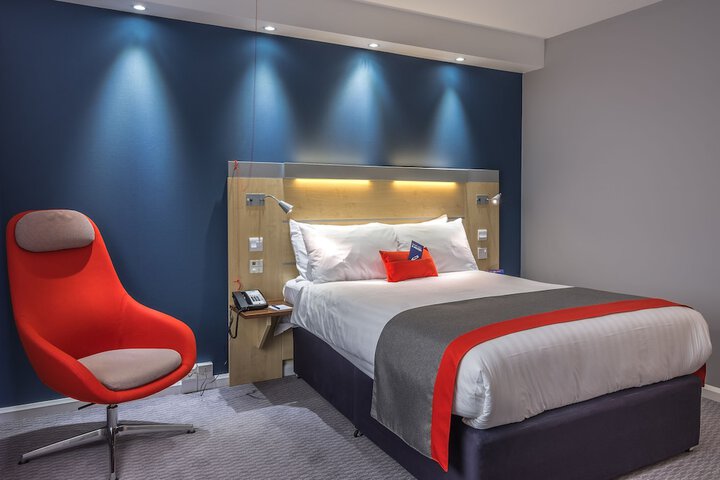 Room 3 of 49