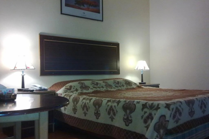 Room 2 of 18
