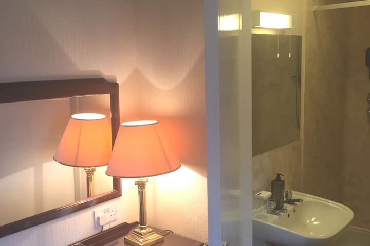 Room 80 of 153