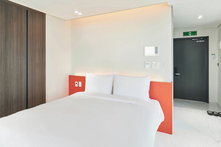 Room 16 of 56
