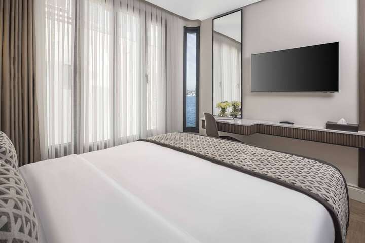Room 15 of 64