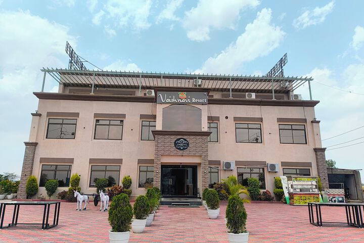 Exterior of Vaishnavi Resort