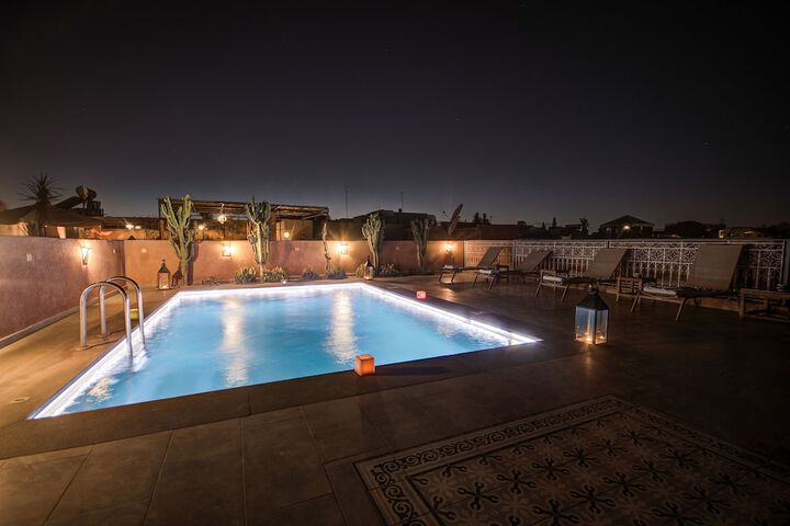 Pool 98 of 150