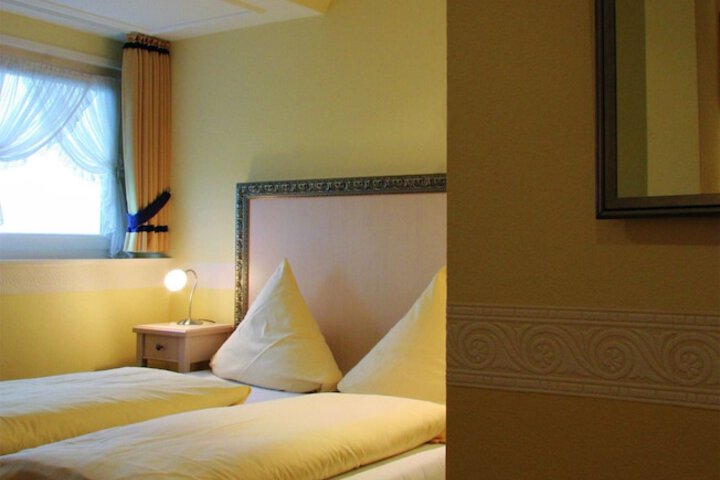 Room 6 of 31