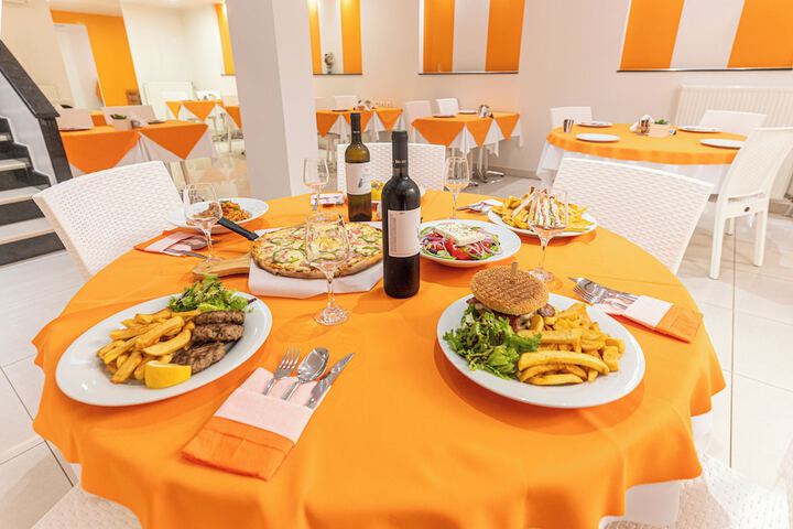Dining 54 of 75