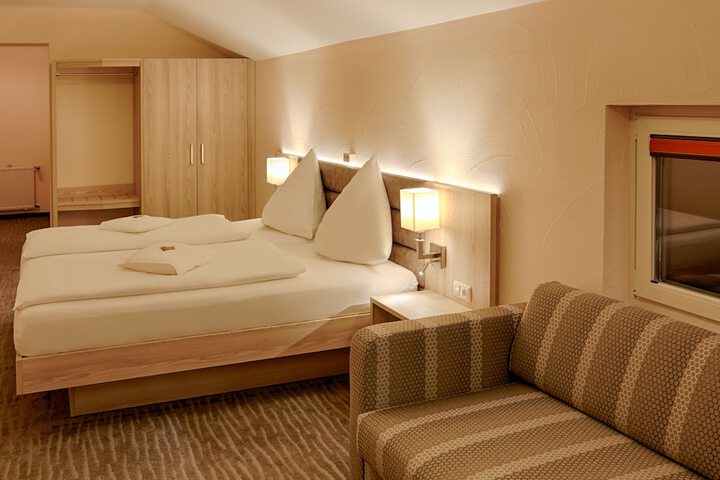Room 5 of 31