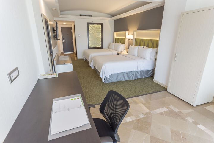 Room 19 of 118