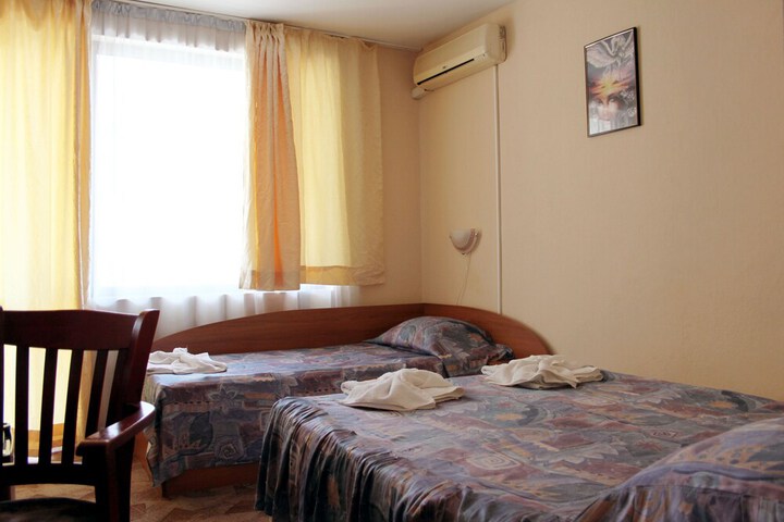 Room 6 of 43