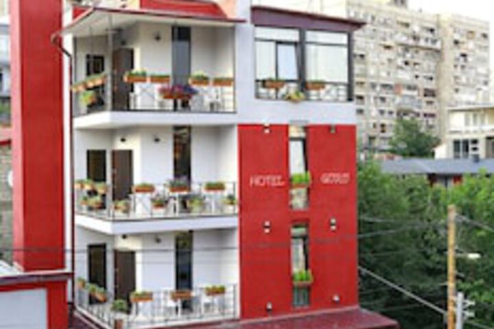 HOTEL GURU