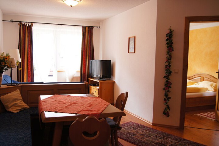 Room 5 of 86