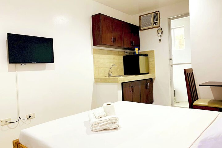 Room 6 of 17