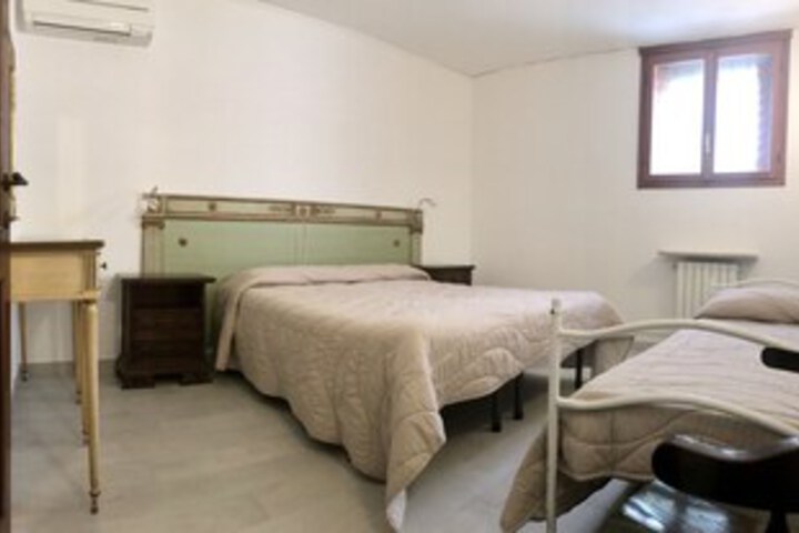 Room 40 of 46