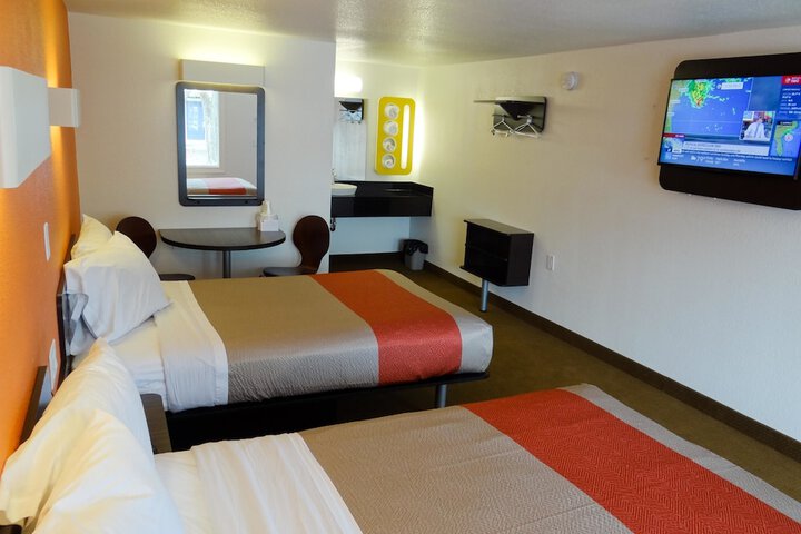 2 Double Beds (4 of 11)