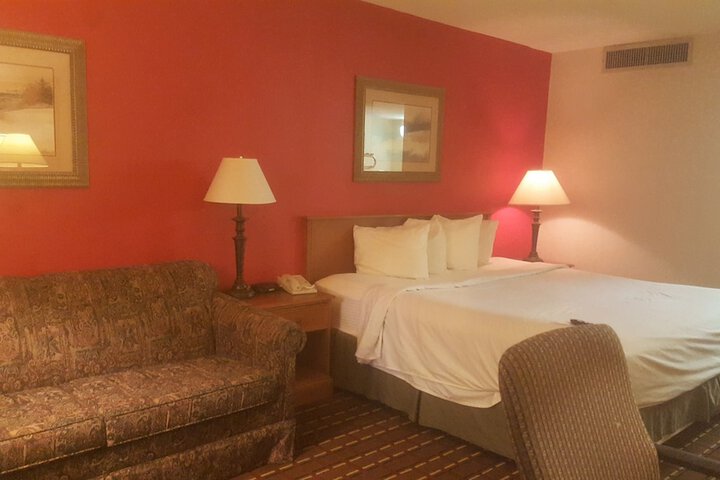 Room 7 of 27