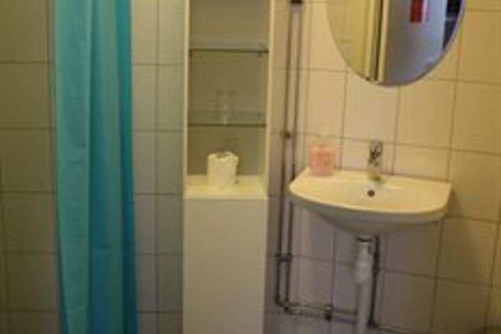 Room 2 of 43