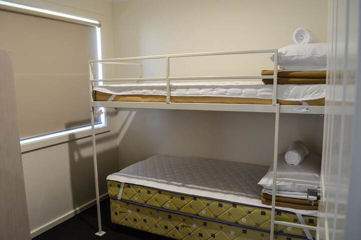 Room 26 of 142