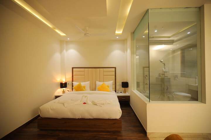 Room 47 of 61