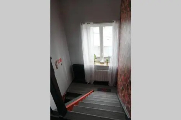 Room 2 of 2