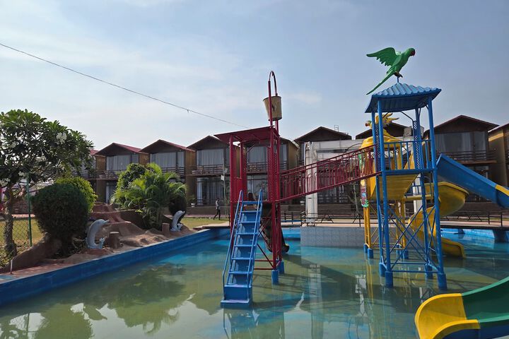 Pool 10 of 19