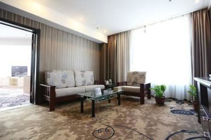 Room 13 of 24