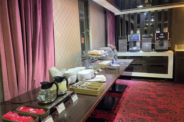 Breakfast/Coffee Service 100 of 120