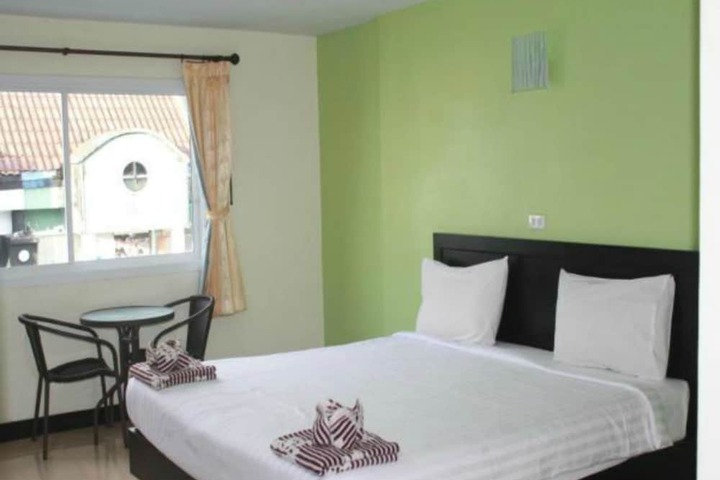 Room 4 of 17