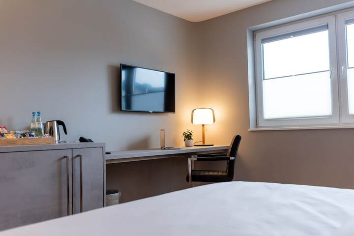 Room 8 of 82