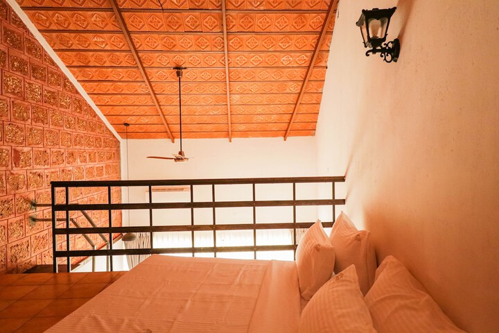 Room 7 of 28