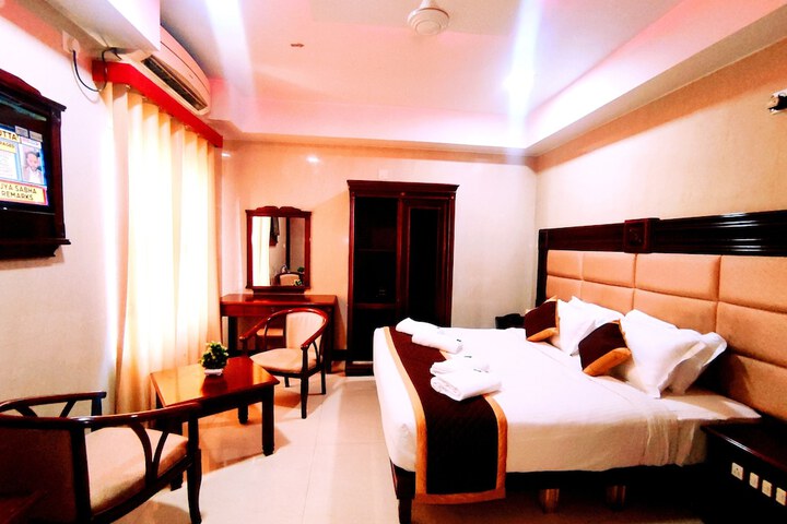 Room 8 of 22