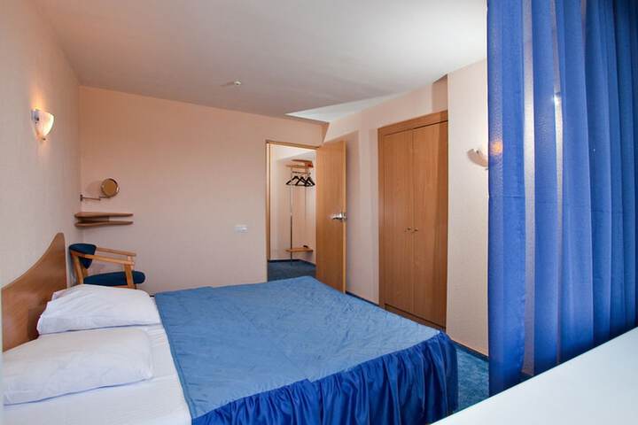 Room 9 of 24