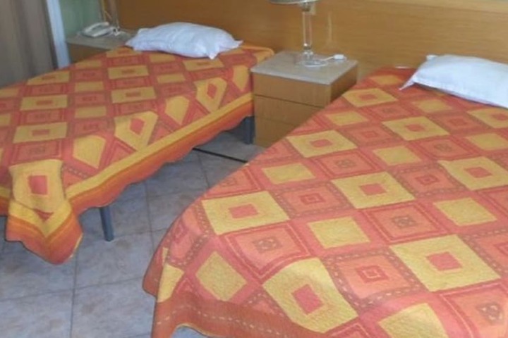 Room 5 of 25