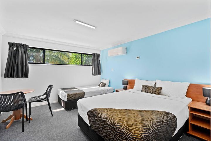 Room 8 of 38
