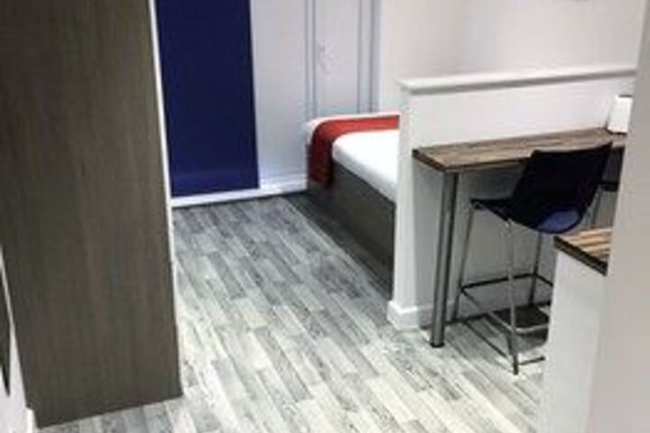 Room 13 of 34