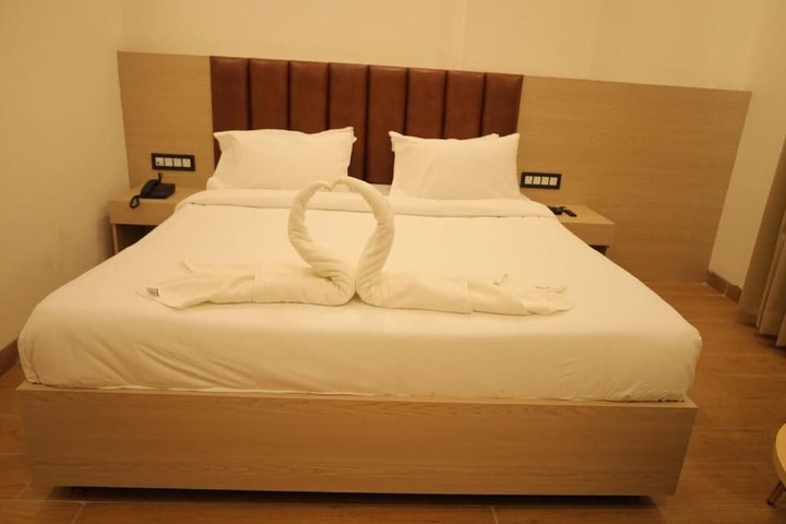 Room 5 of 38