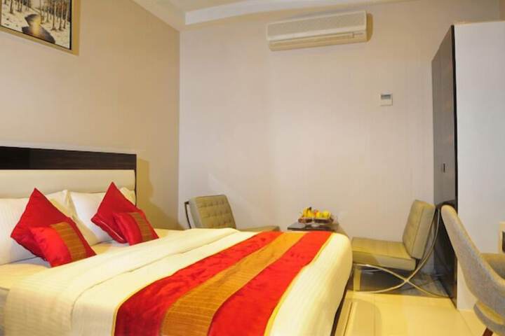 Room 21 of 34
