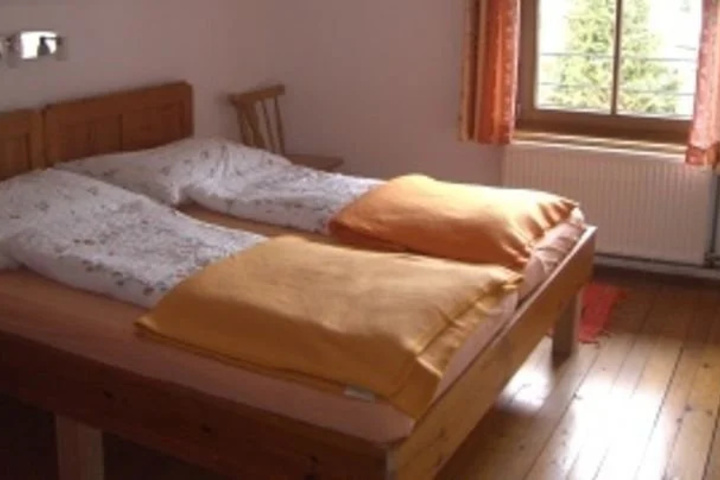 Room 5 of 11