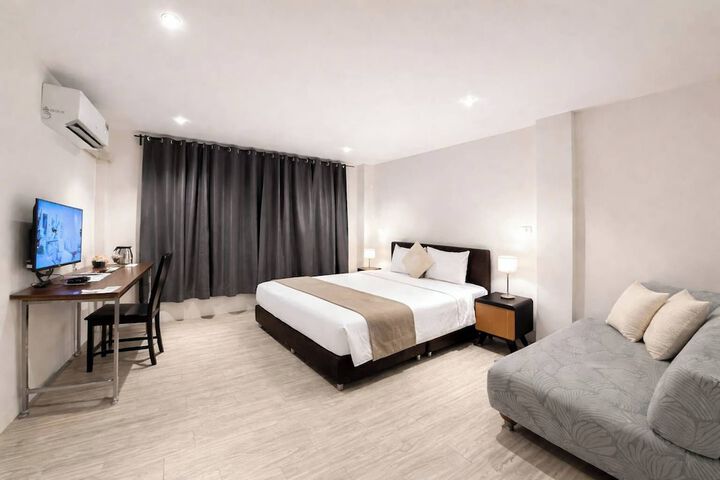 Room 10 of 43