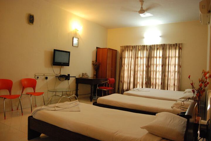 Hotel Suite Photo