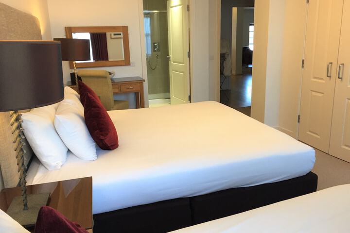 Room 3 of 49