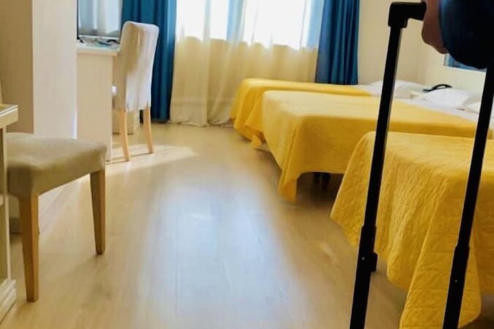 Room 10 of 44