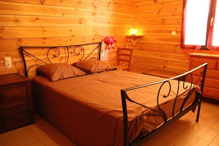 Room 2 of 66