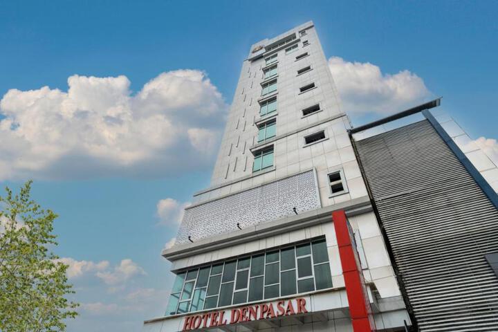 Denpasar Hotel Makassar by LIFE