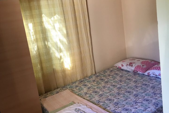 Room 10 of 104