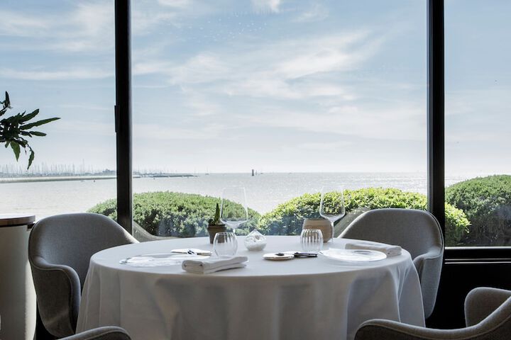 Dining 56 of 62