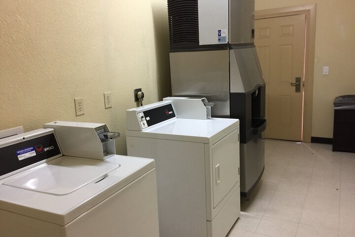 Room 21 of 40