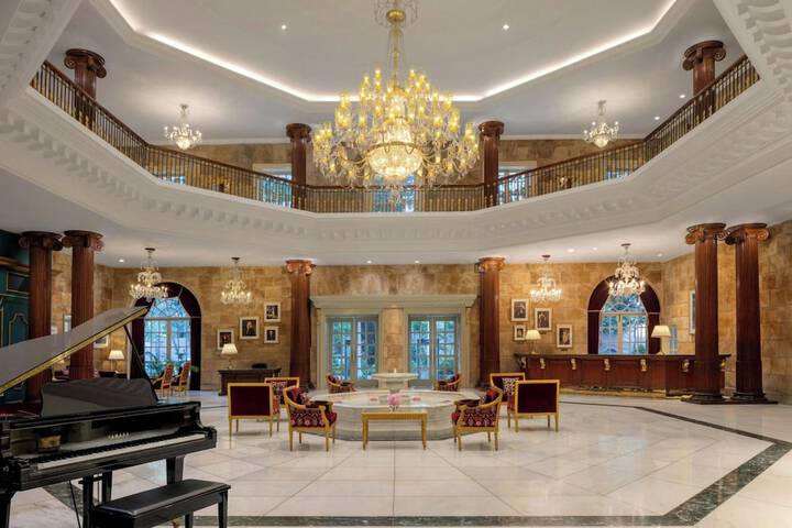 Entrance & Lobby